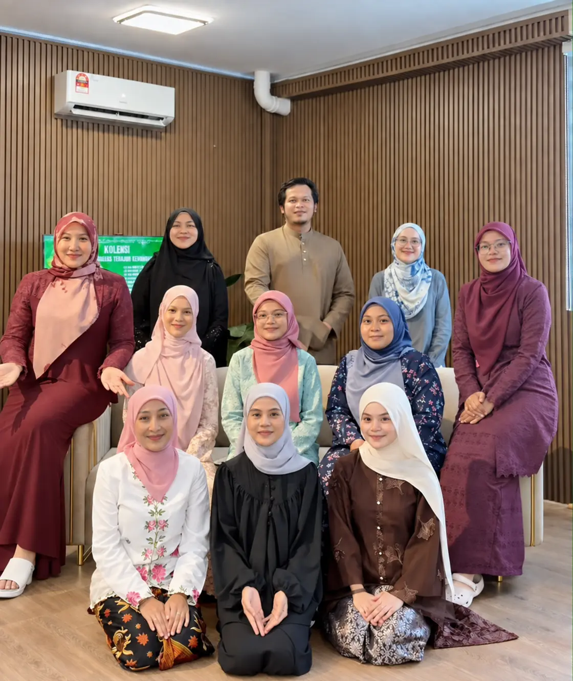 Doktor dan staf Klinik Pergigian Mygigi Sg Dua